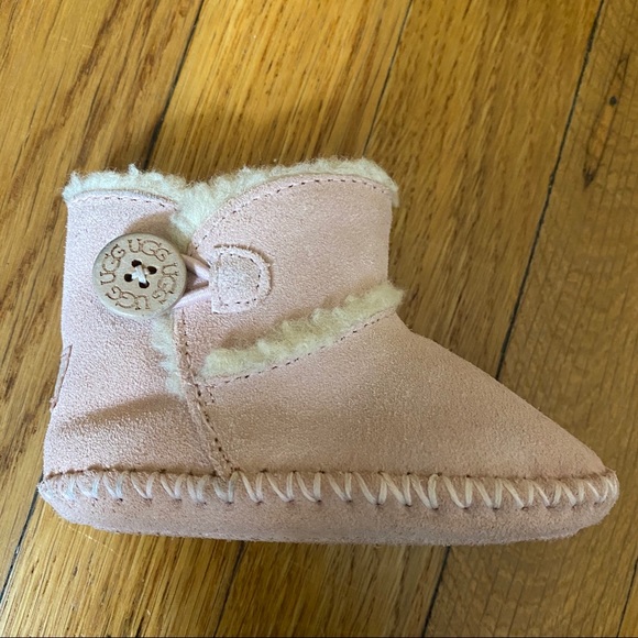 Baby Ugg Mittens and Booties - Picture 7 of 8